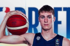 湖人内线核心疑离队，爵士新势崛起助力湖人转机